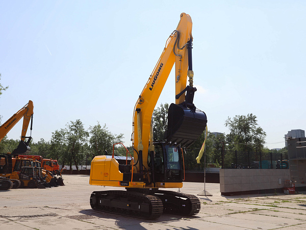 Экскаватор гусеничный LiuGong CLG923FN (23 тонны)
