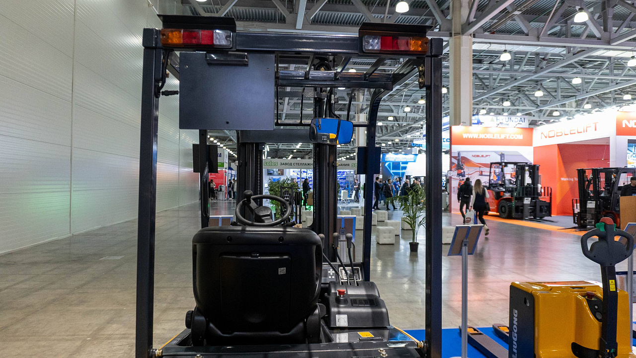 Электрический вилочный погрузчик LiuGong CLG2018A-S (1,8 тонны)