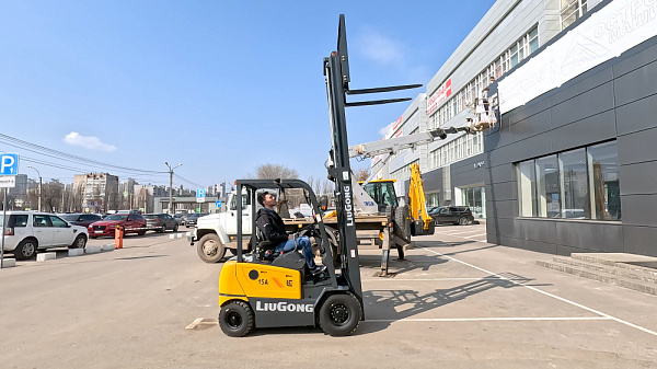 Электрический вилочный погрузчик LiuGong CLG2015A-S (1,5 тонны)