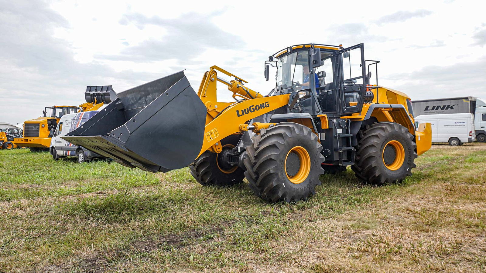 "ОСТРОВ МАШИН" на выставке "День Липецкого поля 2024"