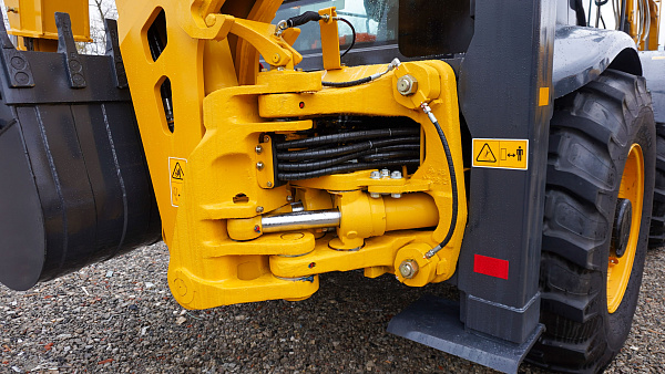 Экскаватор-погрузчик LiuGong CLG777A-S