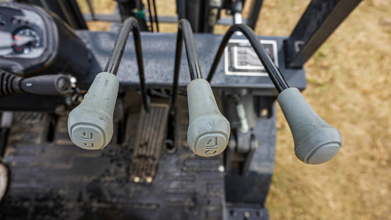 Дизельный вилочный погрузчик LiuGong CPCD25 Isuzu (2,5 тонны)