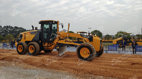 Автогрейдер LiuGong CLG4215D 4WD габаритный