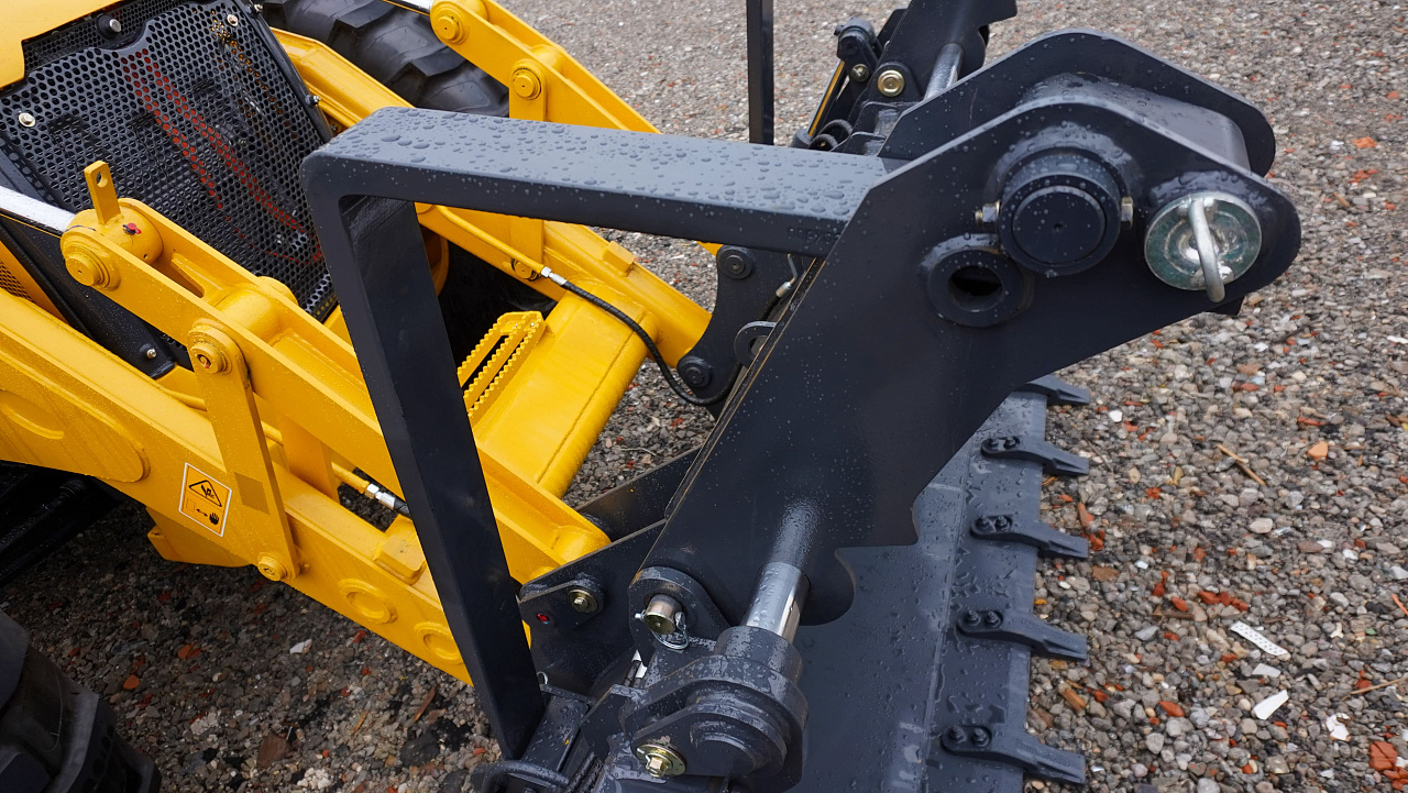 Экскаватор-погрузчик LiuGong CLG777A-S