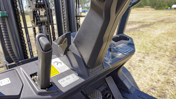 Дизельный вилочный погрузчик LiuGong CLG2020H (2 тонны)