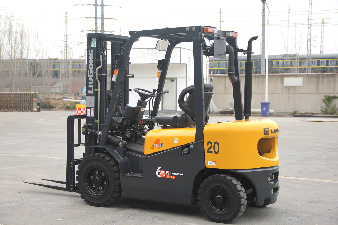 Дизельный вилочный погрузчик LiuGong CPCD20 Isuzu (2 тонны)