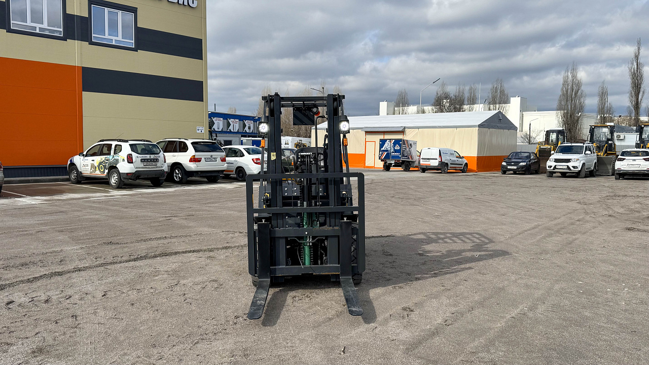Дизельный вилочный погрузчик LiuGong CPCD30Е (3 тонны)