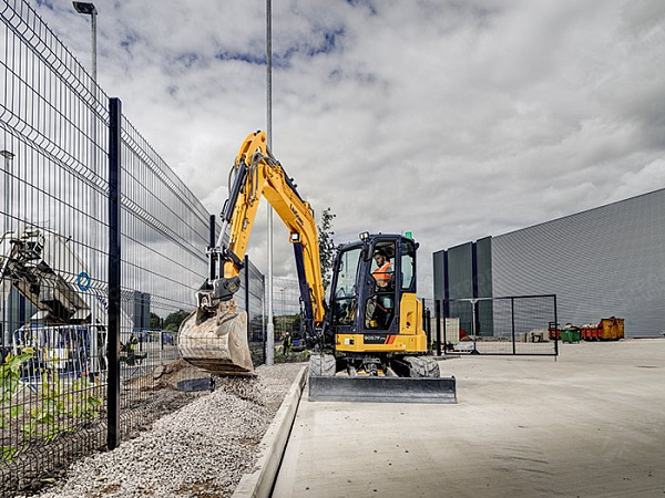 Экскаватор LiuGong CLG9055FZTS гусеничный (5 тонн)