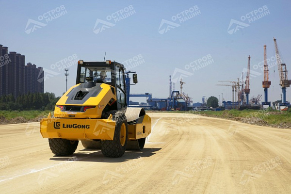 Каток грунтовый CLG6612E (полный привод)