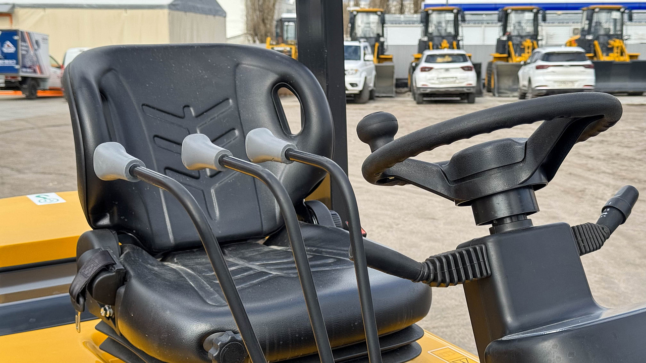 Дизельный вилочный погрузчик LiuGong CPCD30Е (3 тонны)