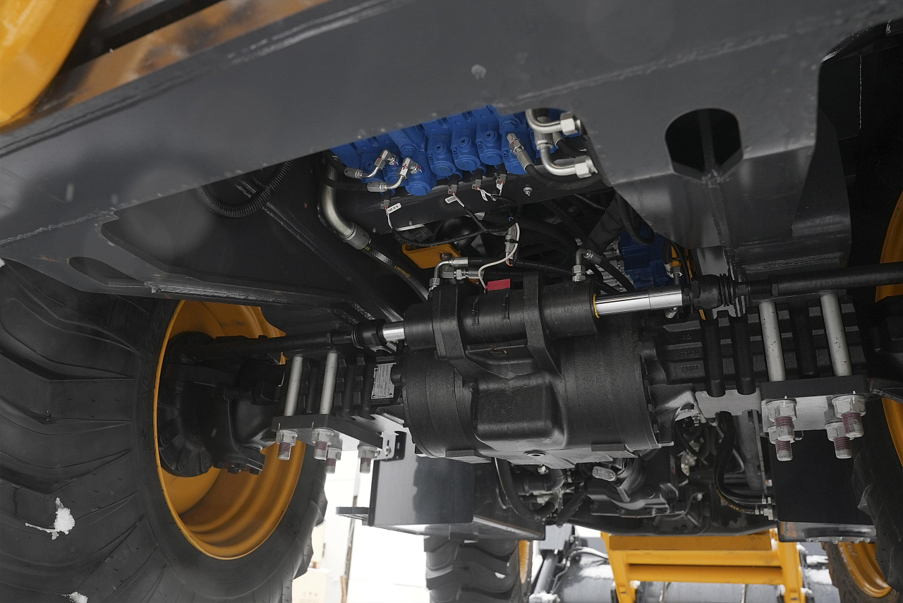 Экскаватор-погрузчик LiuGong CLG777A-S MAX