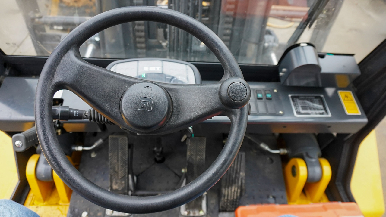 Дизельный вилочный погрузчик LiuGong CLG2080H (8 тонн)