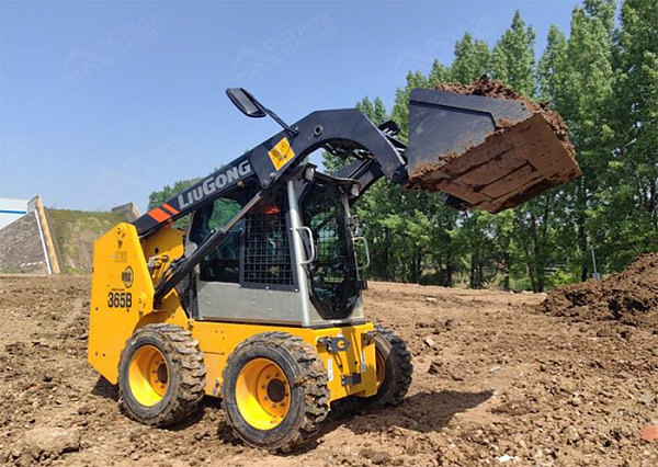 Мини-погрузчик LiuGong CLG365B MAX