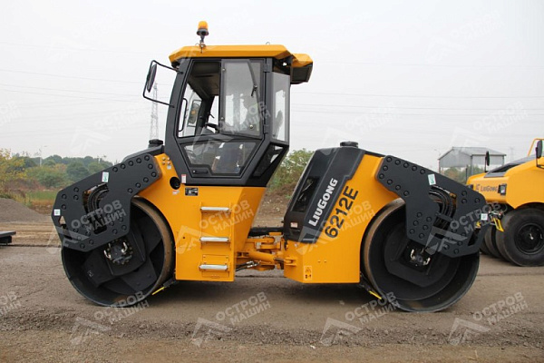 Каток асфальтовый CLG6212E