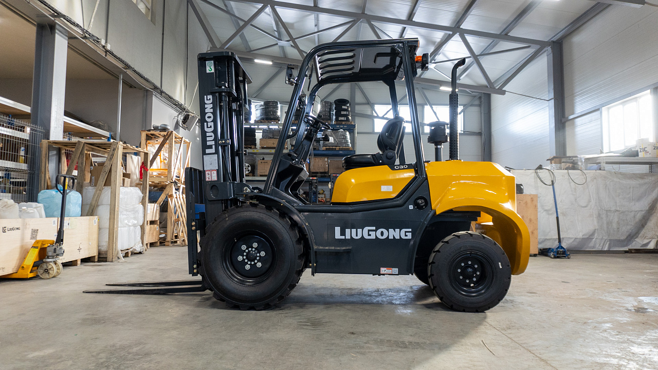 Внедорожный вилочный погрузчик LiuGong CLG2030H-R (3 тонны)