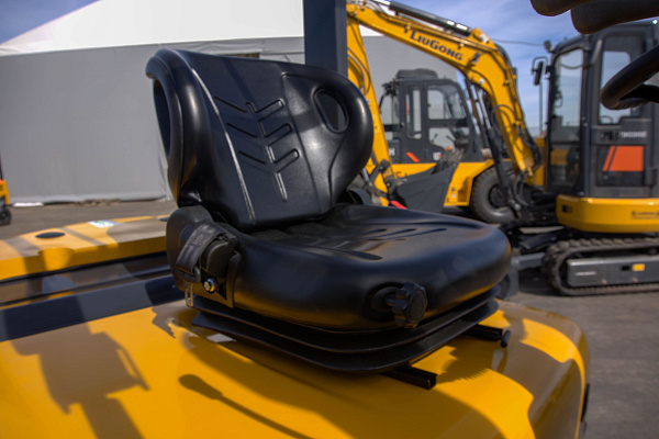 Дизельный вилочный погрузчик LiuGong CPCD20Е (2 тонны)