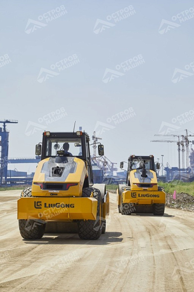 Каток грунтовый CLG6612E (полный привод)