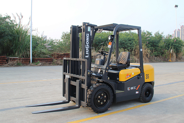 Дизельный вилочный погрузчик LiuGong CPCD35 Isuzu (3,5 тонны)