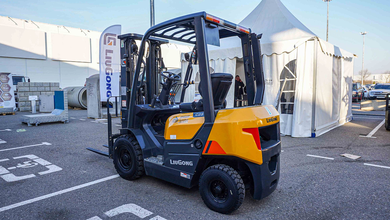 Дизельный вилочный погрузчик LiuGong CLG2025H (2,5 тонны)