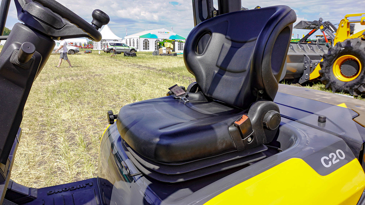 Дизельный вилочный погрузчик LiuGong CLG2020H (2 тонны)